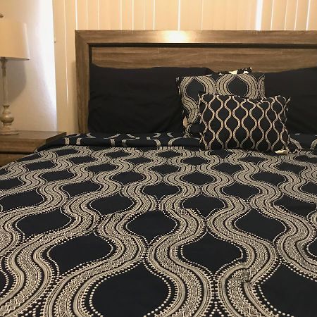 1 Bedroom / 1 Bath . Private Apt. Free Wifi, Interent & Parking Sinajana المظهر الخارجي الصورة