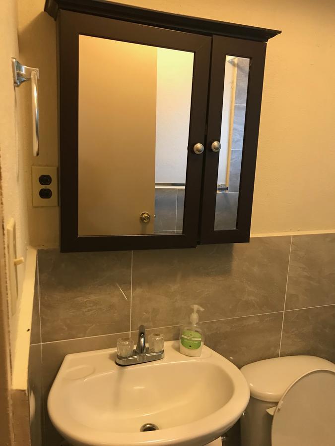 1 Bedroom / 1 Bath . Private Apt. Free Wifi, Interent & Parking Sinajana المظهر الخارجي الصورة